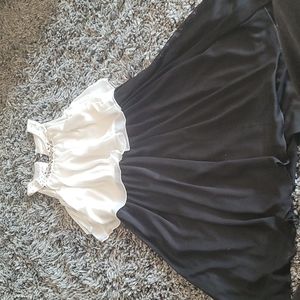 Black and white short flowy dress